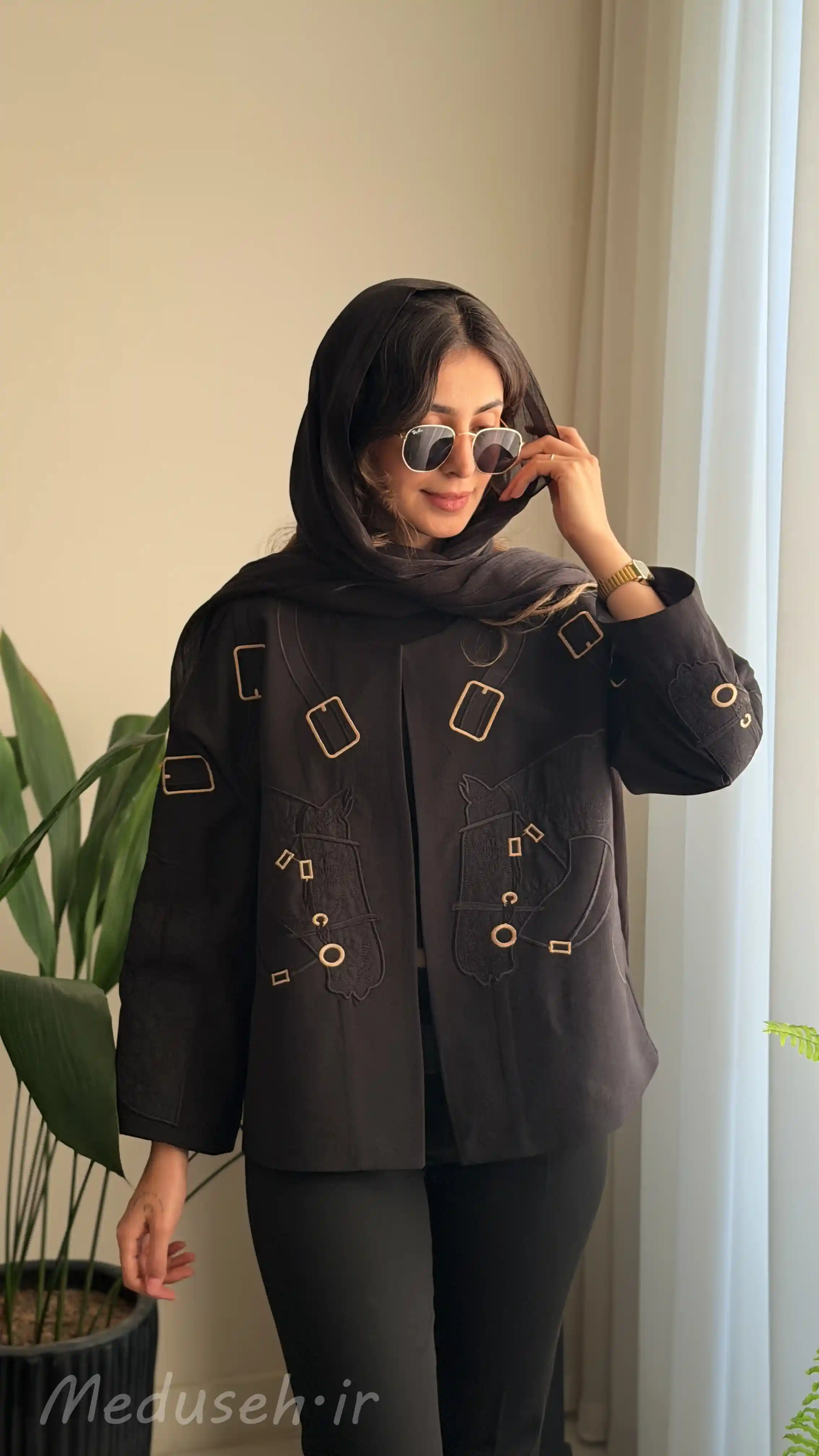 تصویر محصول کت کوتاه زنونه با گلدوزی اسب