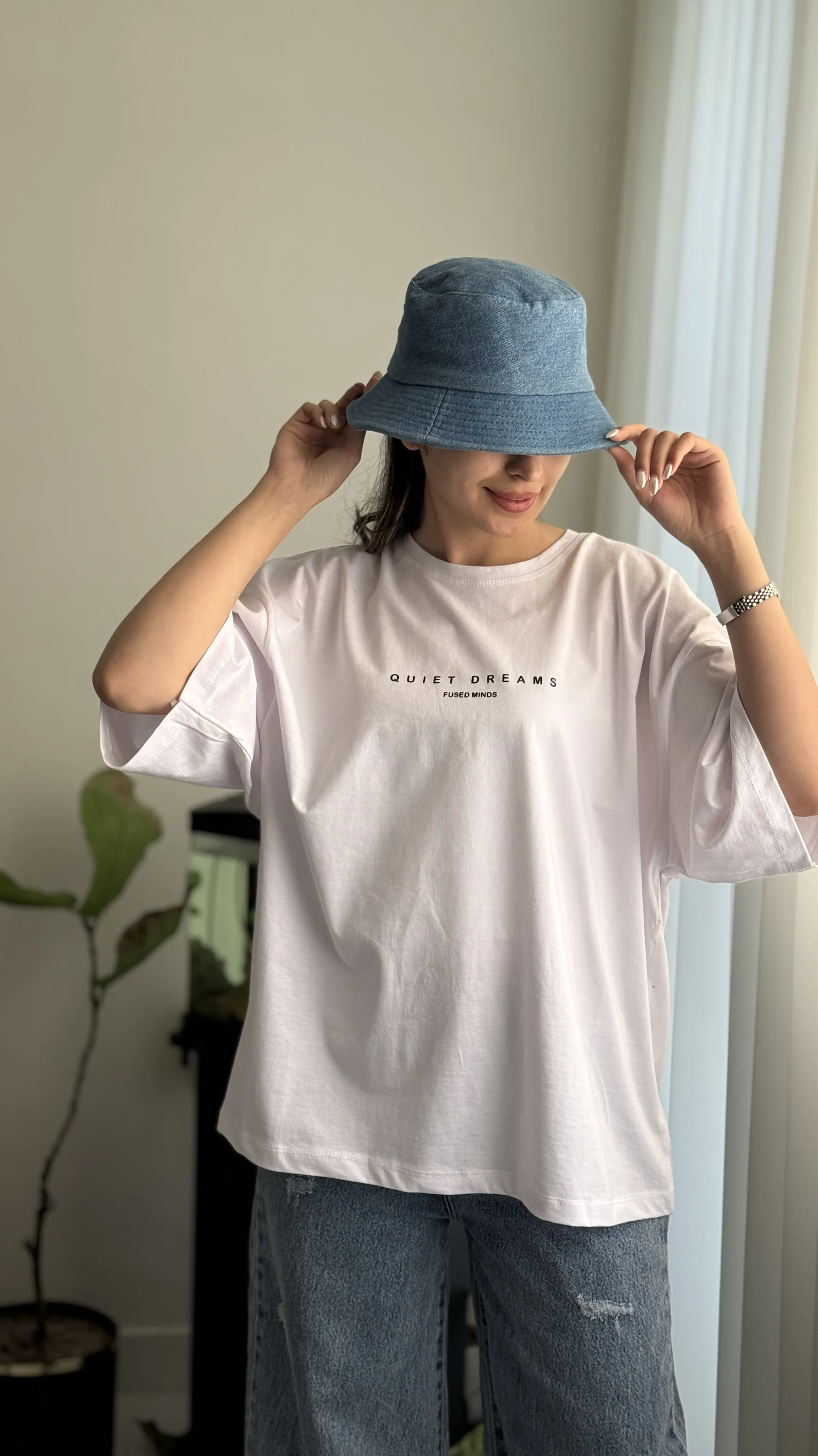 تیشرت لانگ سفید Quiet Dreams